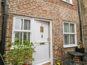 5 Oystons Yard